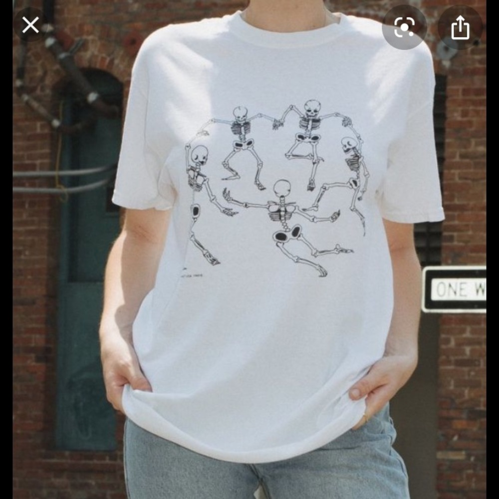 Brandy graphic tee